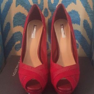 Brodie- H by Halston Pumps